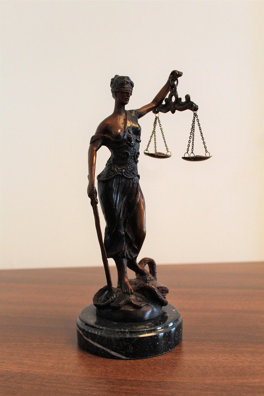 justitia-2723660_1280